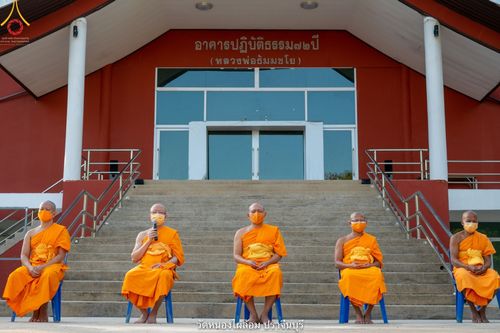 ภาพ No.39318:พิธีตัดปอยผมและปลงผมในโครงการอุปสมบท บูชาธรรมมหาปูชนียาจารย์ ประจำปี 2564 ชุดที่ 1