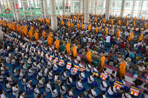 ภาพ No.52069:ประมวลภาพพิธีตักบาตรมิตรภาพไทย-เมียนมาร์ 105 รูป ณ วัดพระธรรมกาย