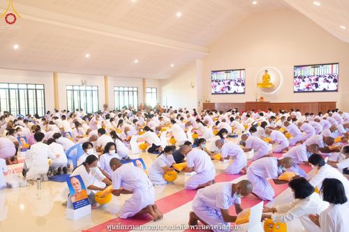 ภาพ No.40797:พิธีตัดปอยผม ปลงผม ขอขมารับผ้าไตรและพิธีบรรพชา ในโครงการอุปสมบท บูชาธรรมมหาปูชนียาจารย์ ประจำปี 2564 ชุดที่ 16