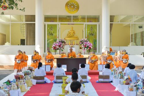 ภาพ No.41065:พิธีตัดปอยผม ปลงผม ขอขมารับผ้าไตรและพิธีบรรพชา ในโครงการอุปสมบท บูชาธรรมมหาปูชนียาจารย์ ประจำปี 2564 ชุดที่ 19