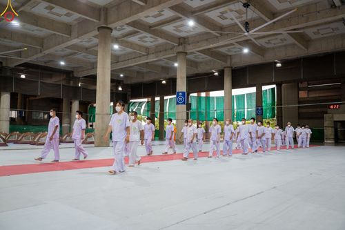 ภาพ No.47385:ประมวลภาพกิจวัตร-กิจกรรม ธรรมทายาท ในโครงการบรรพชาอุปสมบทหมู่ รุ่นเข้าพรรษา