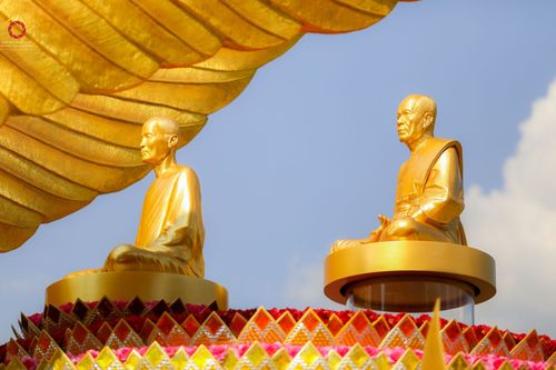 ภาพ No.43247:พิธีอัญเชิญมยุรนาวากาศ บูชาธรรมมหาปูชนียาจารย์ วันพฤหัสบดีที่ 3 กุมภาพันธ์ พ.ศ. 2565