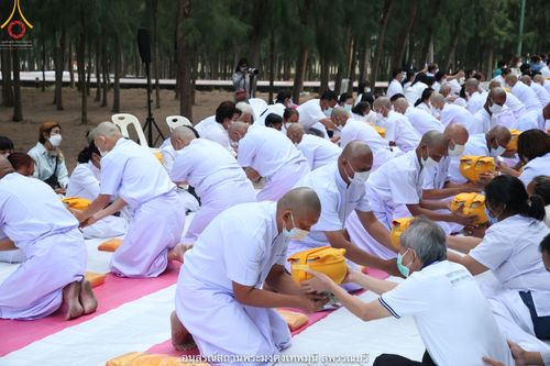 ภาพ No.40036:พิธีตัดปอยผม ปลงผม ขอขมารับผ้าไตรและพิธีบรรพชา ในโครงการอุปสมบท บูชาธรรมมหาปูชนียาจารย์ ประจำปี 2564 ชุดที่ 8