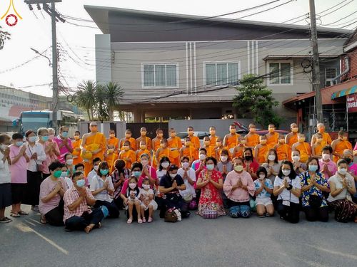 ภาพ No.45773:ประมวลภาพกิจกรรม โครงการบรรพชาสามเณรฟื้นฟูพระพุทธศาสนาทั่วไทย ณ วัดเวฬุวัน และศูนย์ปฏิบัติธรรมและอบรมเยาวชนยะลา