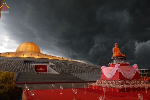 ภาพ No.52562:ประมวลภาพวันคล้ายวันเกิดครบรอบ 138 ปี พระมงคลเทพมุนี (สด จนฺทสโร) พระผู้ปราบมาร ชุดที่ 2