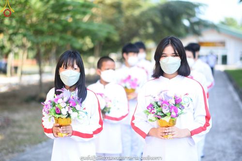 ภาพ No.39598:พิธีตัดปอยผม ปลงผม ขอขมารับผ้าไตรและพิธีบรรพชา ในโครงการอุปสมบท บูชาธรรมมหาปูชนียาจารย์ ประจำปี 2564 ชุดที่ 3