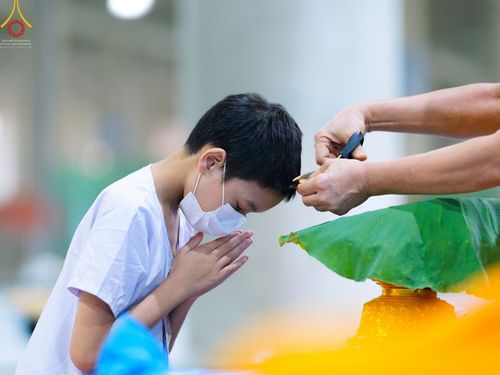 ภาพ No.43996:ประมวลภาพพิธีปลงผม โครงการบรรพชาสามเณรฟื้นฟูพระพุทธศาสนาทั่วไทย ณ ศูนย์อบรมวัดพระธรรมกาย