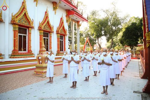 ภาพ No.40531:พิธีตัดปอยผม ปลงผม ขอขมารับผ้าไตรและพิธีบรรพชา ในโครงการอุปสมบท บูชาธรรมมหาปูชนียาจารย์ ประจำปี 2564 ชุดที่ 14