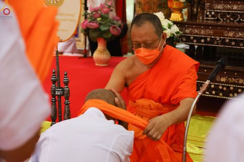 ภาพ No.48065:ประมวลภาพพิธีเวียนประทักษิณ และบรรพชาอุปสมบท รุ่นเข้าพรรษา ปี 2565