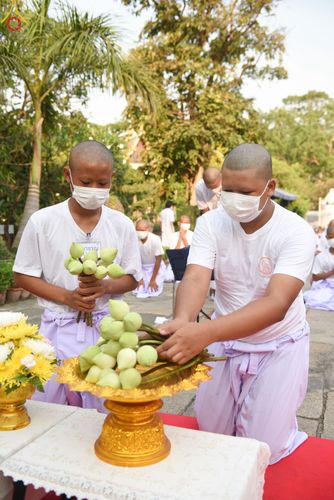 ภาพ No.79398:พิธีเวียนประทักษิณ ขอขมา มอบผ้าไตร โครงการบรรพชาสามเณรฟื้นฟูพระพุทธศาสนาทั่วไทย ณ วัดพระพุทธบาทราชวรมหาวิหาร อ.พระพุทธบาท จ.สระบุรี วันที่ 1 เมษายน พ.ศ. 2566