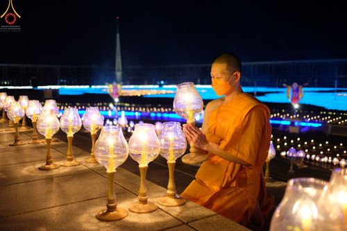 ภาพ No.45023:ประมวลภาพพิธีจุดประทีป​ วันคุ้ม​ครองโลก ณ วัดพระธรรมกาย