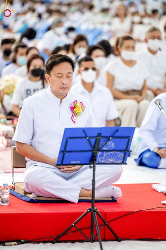 ภาพ No.49532:ประมวลภาพพิธีตักบาตรพระสงฆ์ 1,091 รูป เนื่องในวันแม่แห่งชาติ ณ ตลาดจัมโบ้ ชุดที่ 1