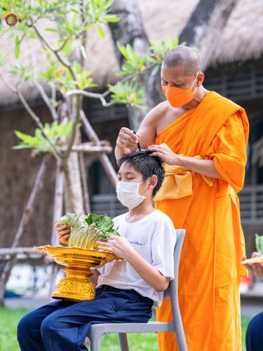 ภาพ No.44481:ประมวลภาพพิธีปลงผม โครงการบรรพชาสามเณรหน่อแก้วเปรียญธรรมรุ่นที่ 10