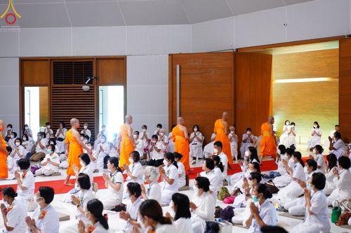 ภาพ No.52175:ประมวลภาพพิธีสักการะพระมงคลเทพมุนี (สด จนฺทสโร) ณ ศูนย์ปฏิบัติธรรมพระมงคลเทพมุนี