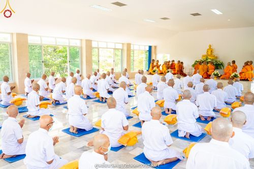 ภาพ No.40293:พิธีตัดปอยผม ปลงผม ขอขมารับผ้าไตรและพิธีบรรพชา ในโครงการอุปสมบท บูชาธรรมมหาปูชนียาจารย์ ประจำปี 2564 ชุดที่ 11