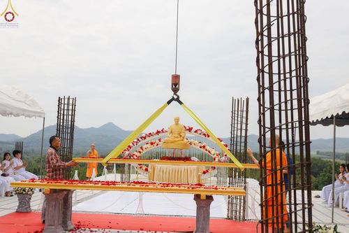 ภาพ No.56122:ประมวลภาพพิธีทอดกฐินสามัคคี ณ ศูนย์ปฏิบัติธรรมแก้วเมืองเลย (วันที่ 23 ตุลาคม พ.ศ. 2565)