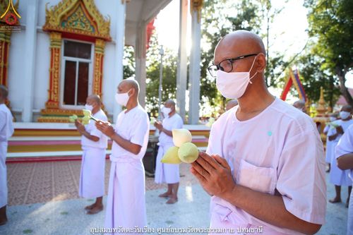 ภาพ No.40532:พิธีตัดปอยผม ปลงผม ขอขมารับผ้าไตรและพิธีบรรพชา ในโครงการอุปสมบท บูชาธรรมมหาปูชนียาจารย์ ประจำปี 2564 ชุดที่ 14