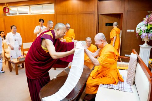 ภาพ No.317542:วันอังคารที่ 24 มีนาคม พ.ศ.2569  หลวงพ่อทัตตชีโว รองเจ้าอาวาส วัดพระธรรมกาย ต้อนรับปฏิสันถารคณะลามะจากทิเบต