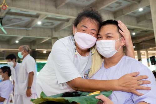 ภาพ No.47496:ประมวลภาพพิธีตัดปอยผม โครงการบรรพชาอุปสมบทหมู่ รุ่นเข้าพรรษา 2565