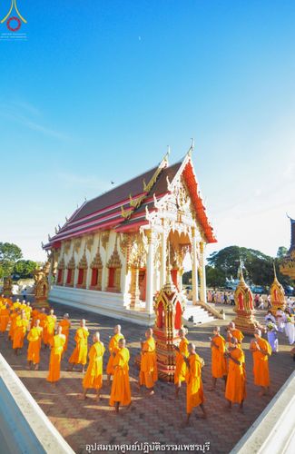 ภาพ No.40707:พิธีตัดปอยผม ปลงผม ขอขมารับผ้าไตรและพิธีบรรพชา ในโครงการอุปสมบท บูชาธรรมมหาปูชนียาจารย์ ประจำปี 2564 ชุดที่ 15