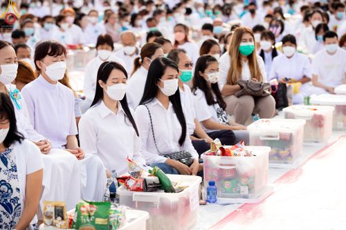 ภาพ No.49508:ประมวลภาพพิธีตักบาตรพระสงฆ์ 1,091 รูป เนื่องในวันแม่แห่งชาติ ณ ตลาดจัมโบ้ ชุดที่ 1