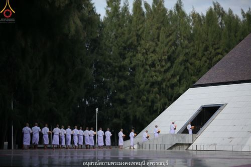 ภาพ No.40037:พิธีตัดปอยผม ปลงผม ขอขมารับผ้าไตรและพิธีบรรพชา ในโครงการอุปสมบท บูชาธรรมมหาปูชนียาจารย์ ประจำปี 2564 ชุดที่ 8