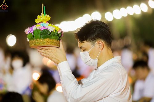 ภาพ No.55370:ประมวลภาพพิธีลอยกระทงธรรม ณ วัดพระธรรมกาย (วันที่ 8 พฤศจิกายน พ.ศ. 2565)