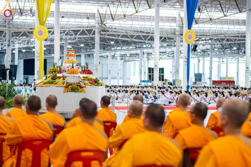 ภาพ No.52336:ประมวลภาพพิธีบูชาข้าวพระ (วันอาทิตย์ต้นเดือนตุลาคม) ณ วัดพระธรรมกาย จ.ปทุมธานี 