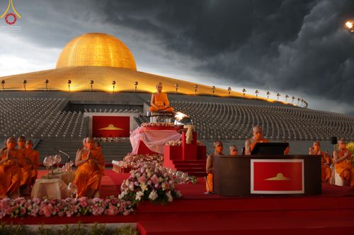 ภาพ No.52565:ประมวลภาพวันคล้ายวันเกิดครบรอบ 138 ปี พระมงคลเทพมุนี (สด จนฺทสโร) พระผู้ปราบมาร ชุดที่ 2