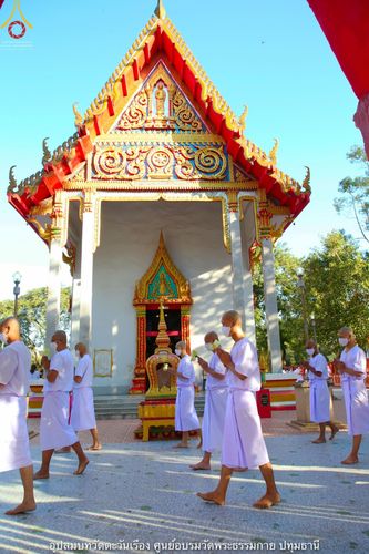 ภาพ No.40537:พิธีตัดปอยผม ปลงผม ขอขมารับผ้าไตรและพิธีบรรพชา ในโครงการอุปสมบท บูชาธรรมมหาปูชนียาจารย์ ประจำปี 2564 ชุดที่ 14