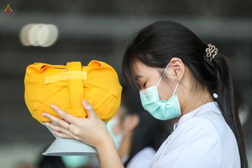 ภาพ No.44232:ประมวลภาพพิธีเวียนประทักษิณ, พิธีวันทาพระมหาธรรมกายเจดีย์ และพิธีขอขมารับผ้าไตร โครงการบวชภาคฤดูร้อน พ.ศ. 2565