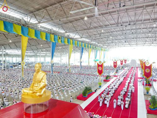 ภาพ No.52449:ประมวลภาพวันคล้ายวันเกิดครบรอบ 138 ปี พระมงคลเทพมุนี (สด จนฺทสโร) พระผู้ปราบมาร ชุดที่ 1