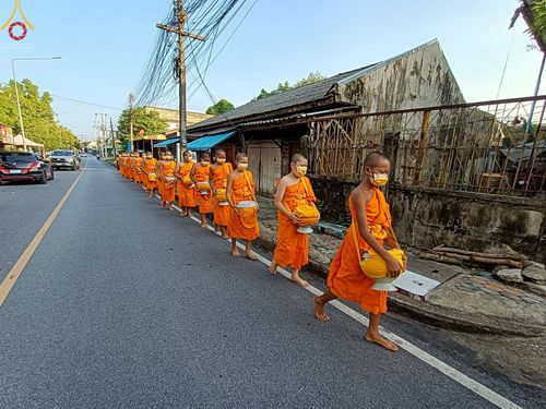 ภาพ No.45775:ประมวลภาพกิจกรรม โครงการบรรพชาสามเณรฟื้นฟูพระพุทธศาสนาทั่วไทย ณ วัดเวฬุวัน และศูนย์ปฏิบัติธรรมและอบรมเยาวชนยะลา