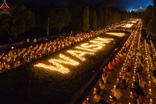 ภาพ No.46518:พิธีจุดโคมวิสาขประทีป วันวิสาขบูชา พ.ศ. 2565 ณ ประเทศอินโดนีเซีย