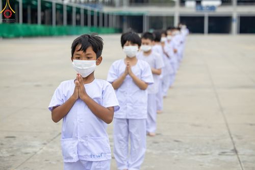 ภาพ No.43997:ประมวลภาพพิธีปลงผม โครงการบรรพชาสามเณรฟื้นฟูพระพุทธศาสนาทั่วไทย ณ ศูนย์อบรมวัดพระธรรมกาย