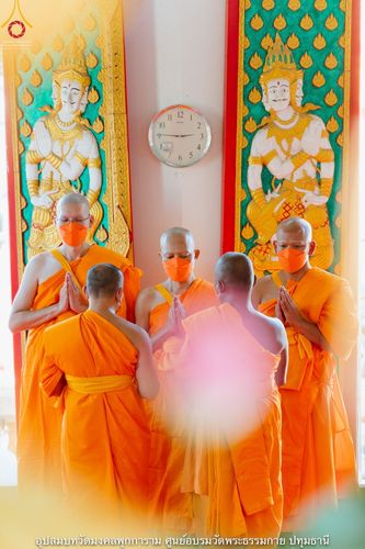 ภาพ No.40385:พิธีตัดปอยผม ปลงผม ขอขมารับผ้าไตรและพิธีบรรพชา ในโครงการอุปสมบท บูชาธรรมมหาปูชนียาจารย์ ประจำปี 2564 ชุดที่ 12