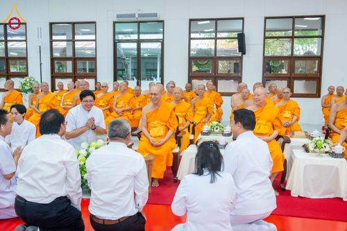 ภาพ No.314705:วันเสาร์ที่ 21 มีนาคม พ.ศ. 2569 พิธีบำเพ็ญกุศล คุณพ่อณรงค์ จินตมากุล  สิริอายุ 99 ปี 11 เดือน โยมบิดา พระครูปลัดรัตนวีรวัฒน์ (รังสฤษดิ์ อิทฺธิจินตโก) ที่ปรึกษาเจ้าคณะจังหวัดปทุมธานี เจ้าอาวาสวัดพระธรรมกาย  ณ ห้องปลูกศรัทธา 2 วัดพระธรรมกาย ปทุมธานี