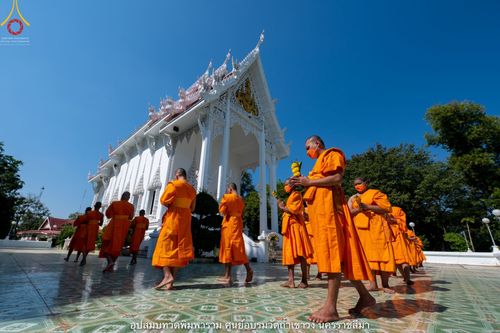 ภาพ No.39900:พิธีตัดปอยผม ปลงผม ขอขมารับผ้าไตรและพิธีบรรพชา ในโครงการอุปสมบท บูชาธรรมมหาปูชนียาจารย์ ประจำปี 2564 ชุดที่ 7