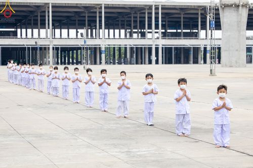 ภาพ No.43993:ประมวลภาพพิธีปลงผม โครงการบรรพชาสามเณรฟื้นฟูพระพุทธศาสนาทั่วไทย ณ ศูนย์อบรมวัดพระธรรมกาย