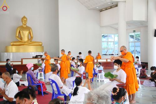 ภาพ No.39322:พิธีตัดปอยผมและปลงผมในโครงการอุปสมบท บูชาธรรมมหาปูชนียาจารย์ ประจำปี 2564 ชุดที่ 1