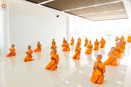 ภาพ No.44616:ประมวลภาพพิธีบรรพชา โครงการบรรพชาสามเณรฟื้นฟูพระพุทธศาสนาทั่วไทย ณ ศูนย์ปฎิบัติธรรมสมุทรปราการ