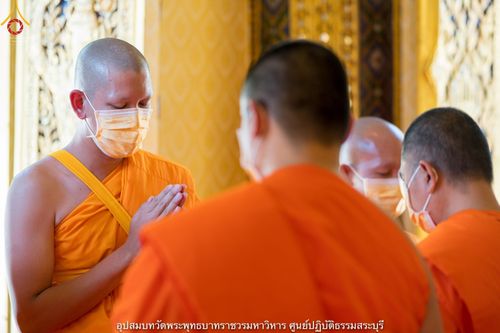ภาพ No.40115:พิธีตัดปอยผม ปลงผม ขอขมารับผ้าไตรและพิธีบรรพชา ในโครงการอุปสมบท บูชาธรรมมหาปูชนียาจารย์ ประจำปี 2564 ชุดที่ 9