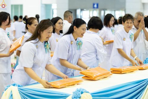 ภาพ No.318553:วันอาทิตย์ต้นเดือนที่ 5 เมษายน พ.ศ.2569 พิธีทอดผ้าป่าสมทบมหาสังฆทาน 40,000 กว่าวัดทั่วประเทศ ณ สภาธรรมกายสากล วัดพระธรรมกาย