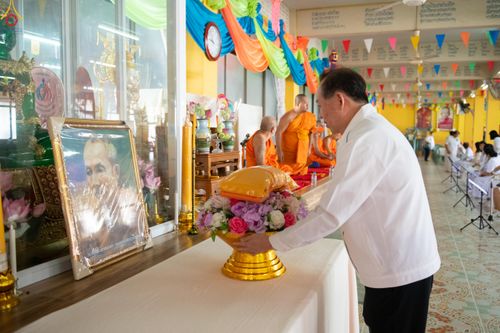 ภาพ No.291208:วันที่ 9 มกราคม พ.ศ. 2569 พิธีทอดผ้าป่าทำนุบำรุงศาสนสถาน ณ วัดนาราภิรมย์ อ.บางเลน จ.นครปฐม ในโครงการธรรมยาตรา กตัญญูบูชา มหาปูชนียาจารย์ พระมงคลเทพมุนี(สด จนฺทสโร) พระผู้ปราบมาร อนุสรณ์สถาน 7 แห่ง ปีที่ 14