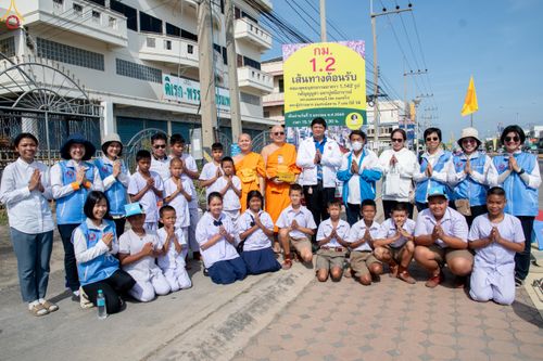 ภาพ No.296236:ภาพเบื้องหลังอาสาสมัครรวมใจ ชุดที่ 2 ในโครงการธรรมยาตรา กตัญญูบูชา มหาปูชนียาจารย์ พระมงคลเทพมุนี(สด จนฺทสโร) พระผู้ปราบมาร อนุสรณ์สถาน 7 แห่ง ปีที่ 14