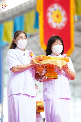 ภาพ No.52451:ประมวลภาพวันคล้ายวันเกิดครบรอบ 138 ปี พระมงคลเทพมุนี (สด จนฺทสโร) พระผู้ปราบมาร ชุดที่ 1