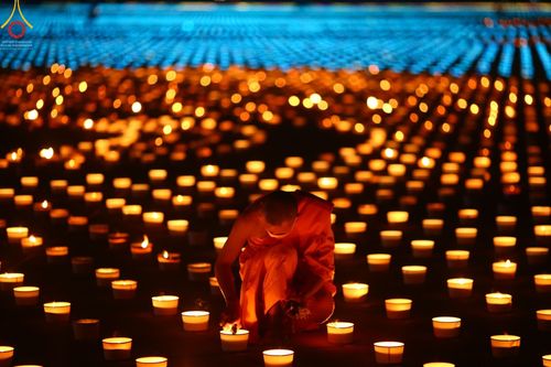 ภาพ No.45027:ประมวลภาพพิธีจุดประทีป​ วันคุ้ม​ครองโลก ณ วัดพระธรรมกาย