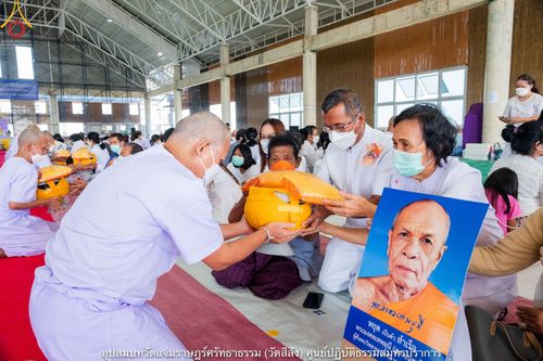 ภาพ No.40891:พิธีตัดปอยผม ปลงผม ขอขมารับผ้าไตรและพิธีบรรพชา ในโครงการอุปสมบท บูชาธรรมมหาปูชนียาจารย์ ประจำปี 2564 ชุดที่ 17