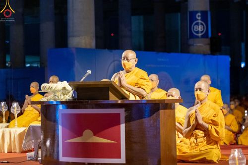 ภาพ No.41144:กิจกรรมงานบุญสวดมนต์ข้ามปีออนไลน์ เนื่องในเทศกาลส่งท้ายปีเก่า ต้อนรับพุทธศักราชใหม่ 2565