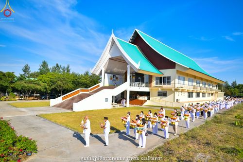 ภาพ No.39602:พิธีตัดปอยผม ปลงผม ขอขมารับผ้าไตรและพิธีบรรพชา ในโครงการอุปสมบท บูชาธรรมมหาปูชนียาจารย์ ประจำปี 2564 ชุดที่ 3